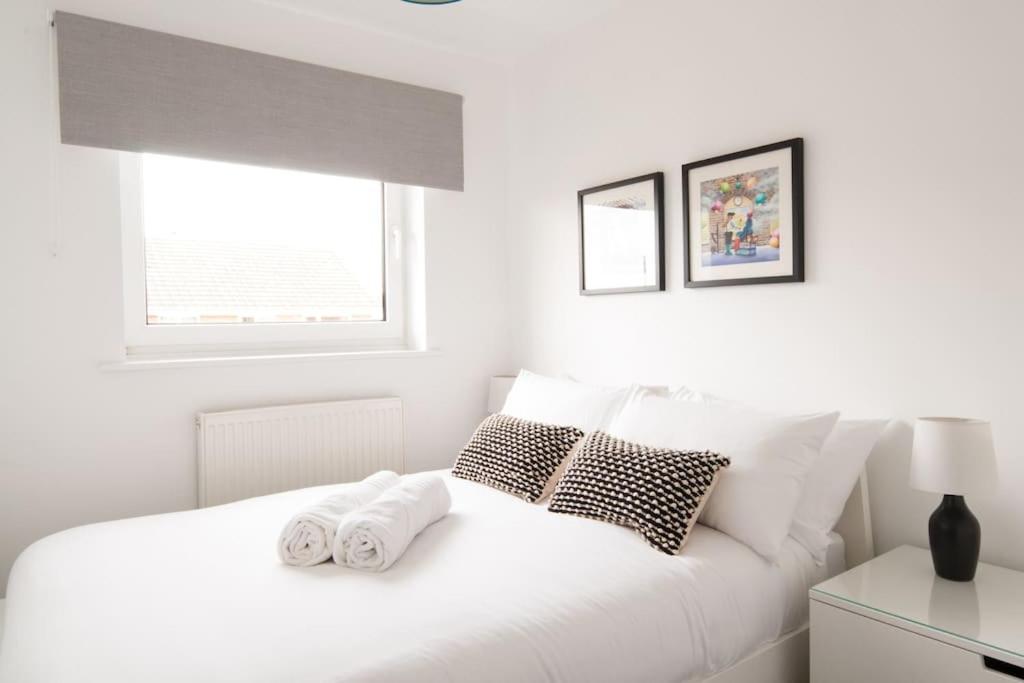 The Spitfire - Renovated 3-bed House In Cheltenham, Sleeps 8 Casa de férias *